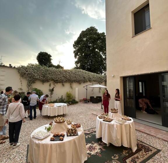 膳宿费 Dépendance La Corte