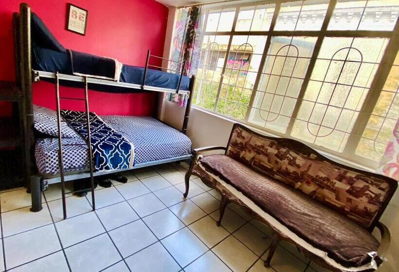 Пансион Free Spirit Hostel Guadalajara