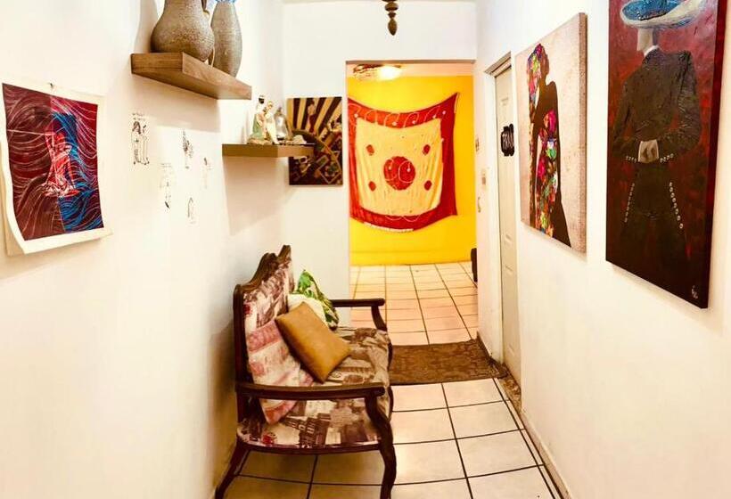 Пансион Free Spirit Hostel Guadalajara