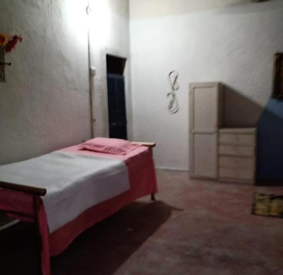 پانسیون Hostal Mayapo Beach