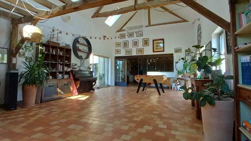 膳宿费 Les Marais