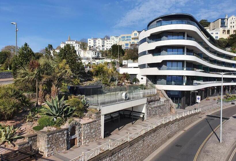 פנסיון Midway Guest House