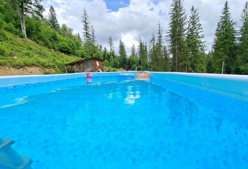 Majatalo Mountain White House гостинний двір