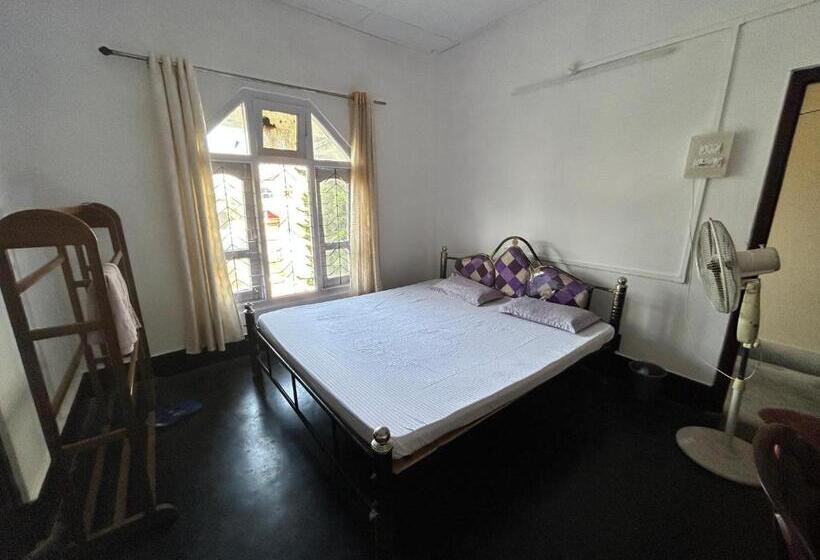 بنسيون Munin S Guest House