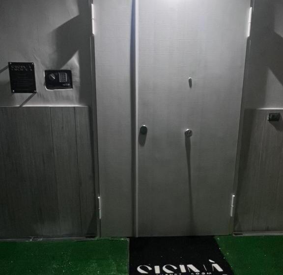 פנסיון Sisina Luxury Room Jacuzzi & Piscina