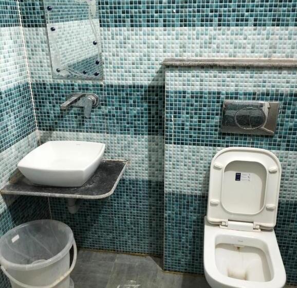 Relax Square & Hotel By Wb Inn