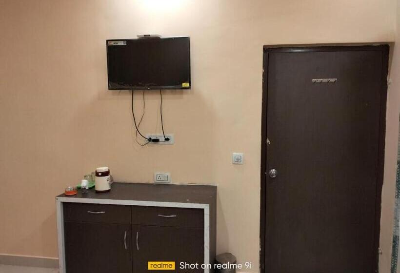 Relax Square & Hotel By Wb Inn