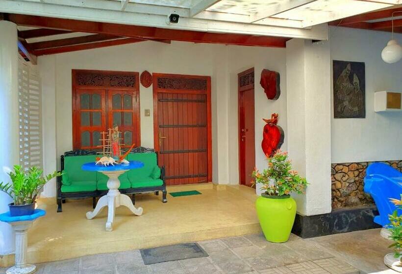 Bed and Breakfast R Home Stay