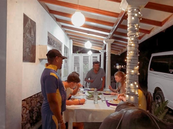 Bed and Breakfast R Home Stay