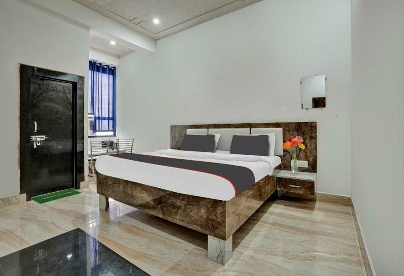 Collection O 80732 Hotel H B Palace Restaurant