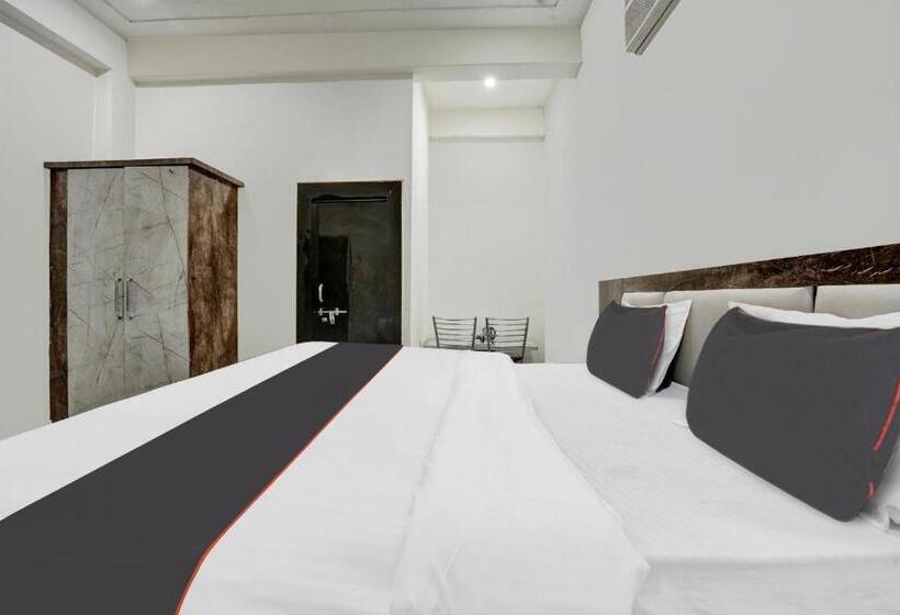 Collection O 80732 Hotel H B Palace Restaurant