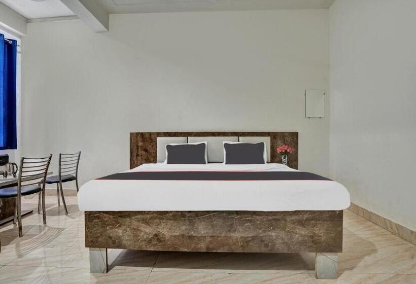 Collection O 80732 Hotel H B Palace Restaurant