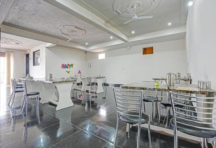 Collection O 80732 Hotel H B Palace Restaurant