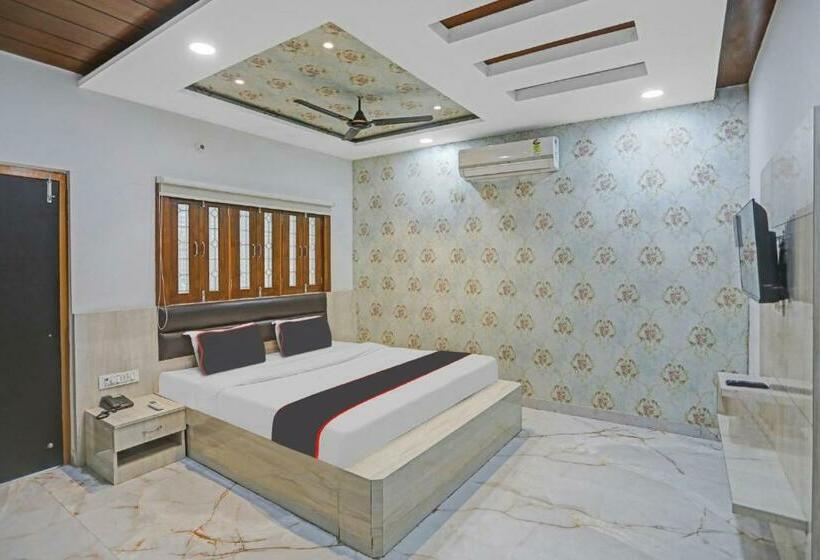 Collection O Hotel A Grand