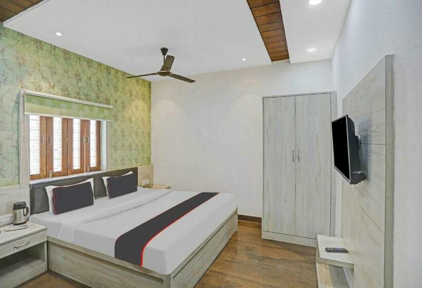 Collection O Hotel A Grand