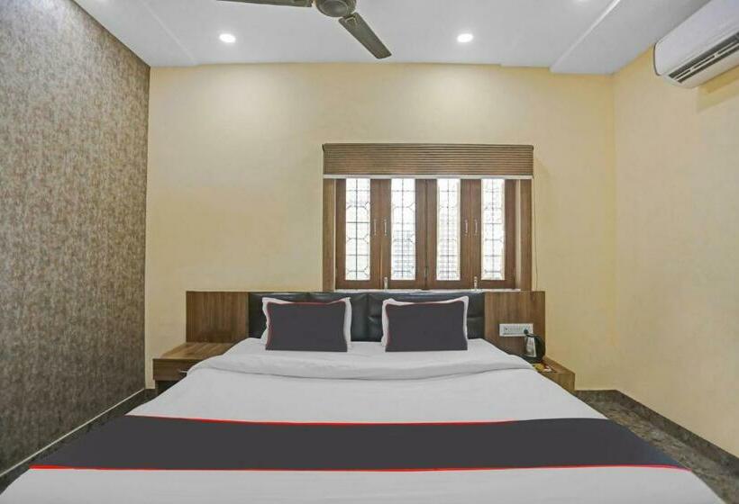 Collection O Hotel A Grand