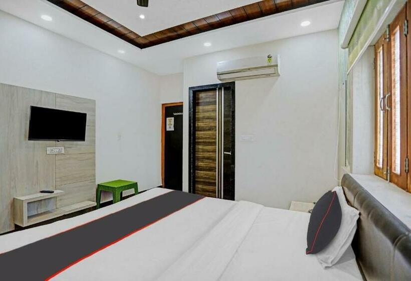 Collection O Hotel A Grand