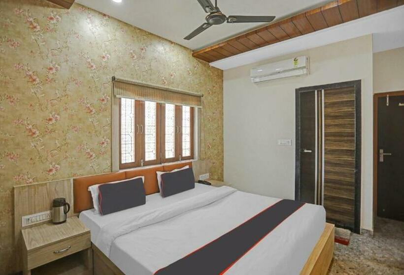 Collection O Hotel A Grand