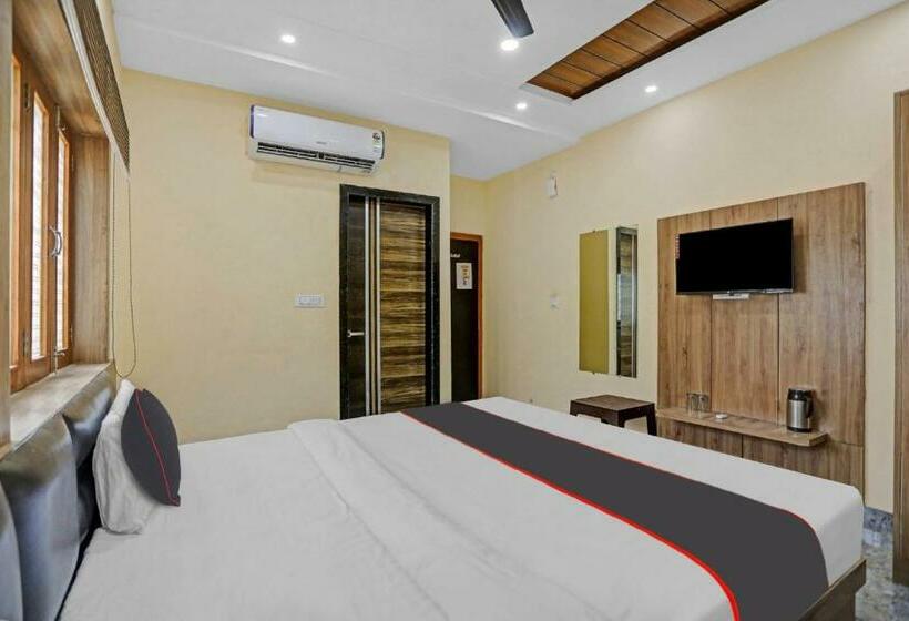 Collection O Hotel A Grand