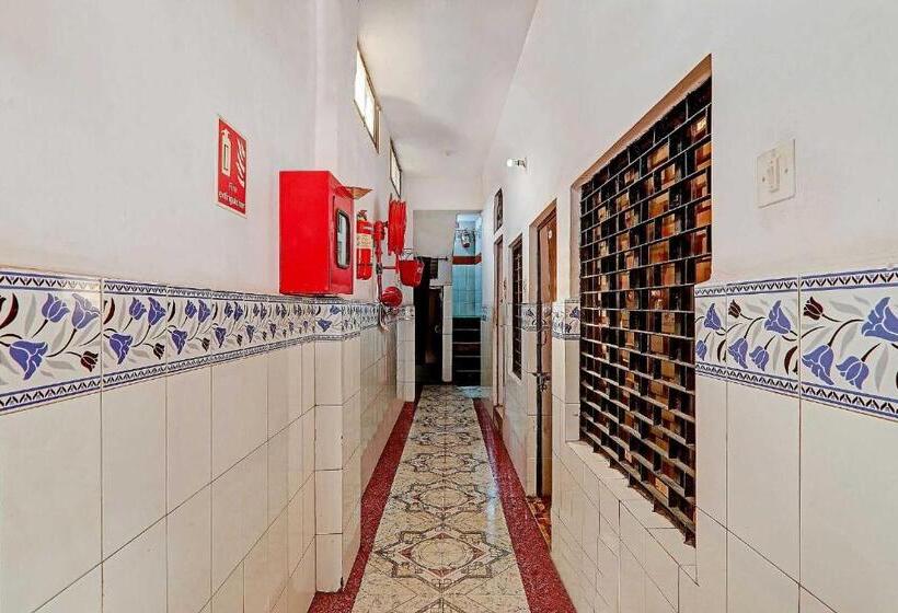 בית מלון כפרי New Geetanjali