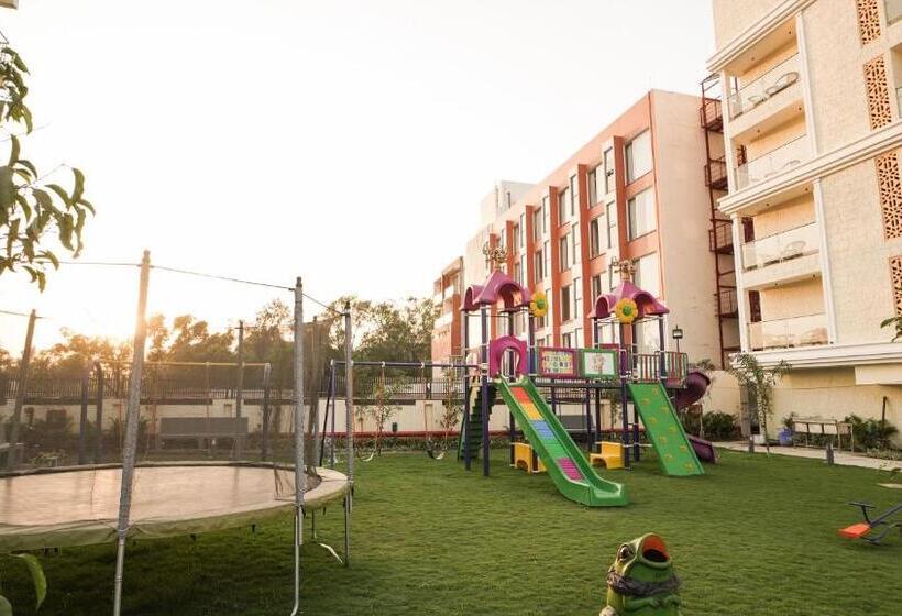 هتل Antique Regency