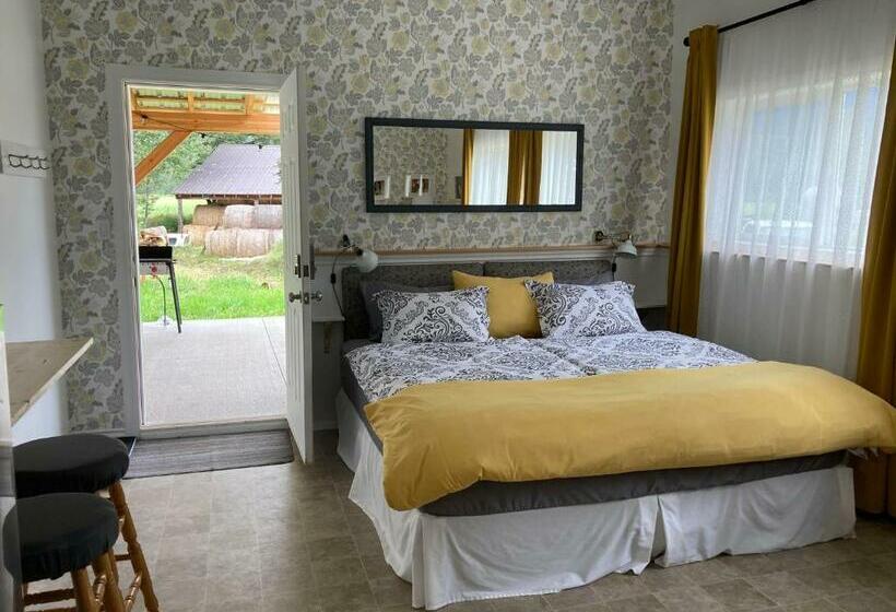 فندق Battle Creek Ranch, Wells Gray Park