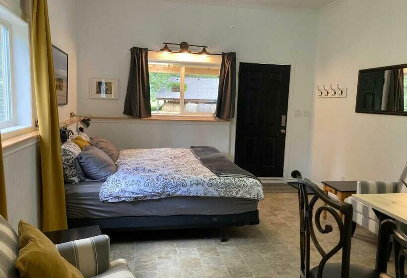 فندق Battle Creek Ranch, Wells Gray Park