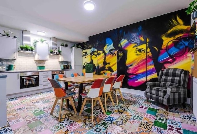 Отель Beatles Themed