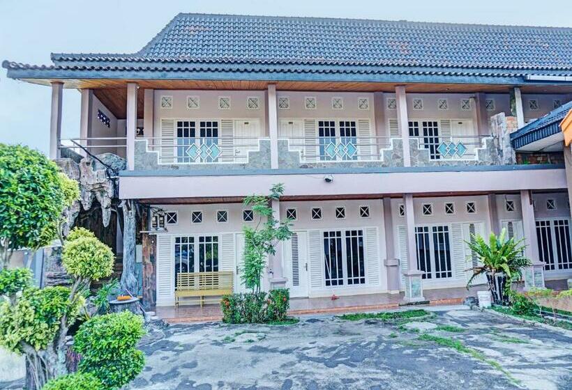 Capital O 92187 Hotel Sekar Sunja