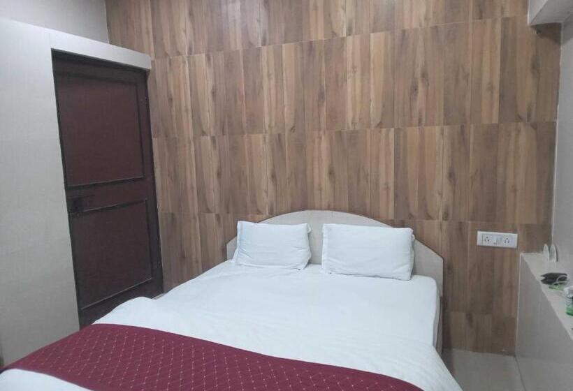 فندق O Maharoopa Palace