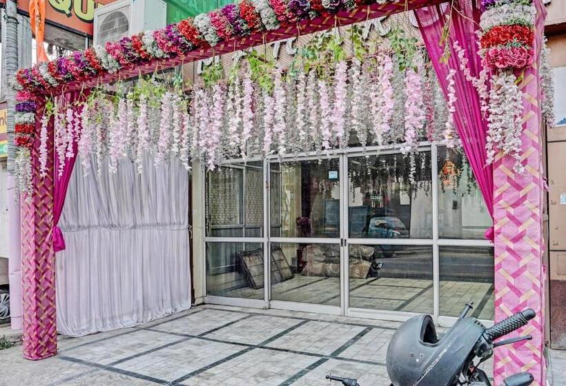 فندق O Maharoopa Palace