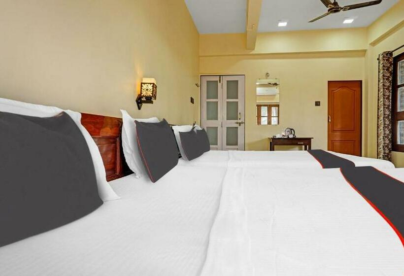 فندق Shovi Beach View Resort