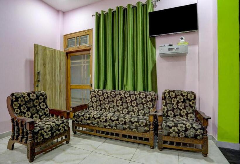 فندق Flagship D S Guest House Near Setelite Bus Stand