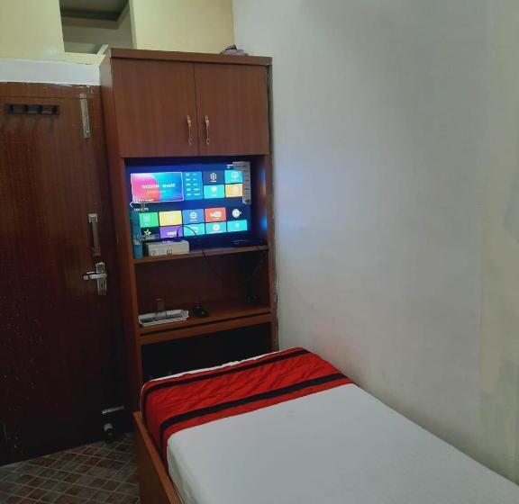 هتل Knight Inn Airport