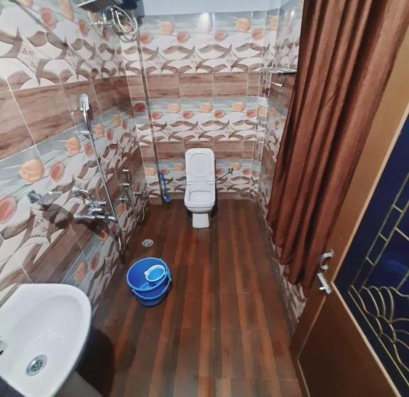 هتل Knight Inn Airport