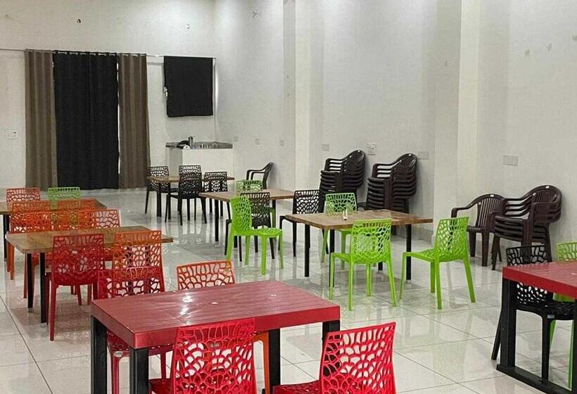 호텔 Oyo 80726c Thakur Residency