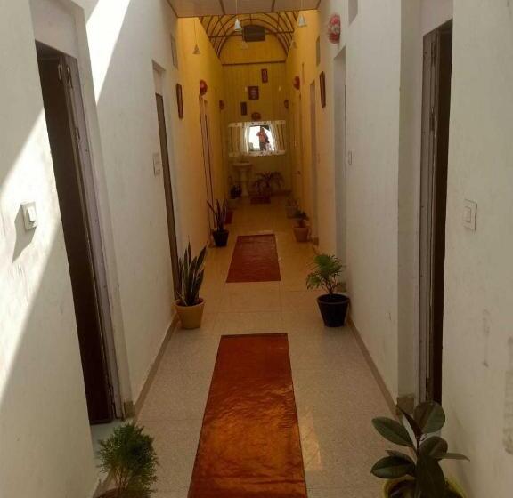 ホテル Oyo 80726c Thakur Residency