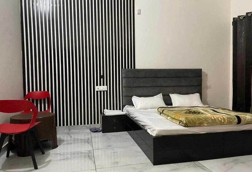 호텔 Oyo 80726c Thakur Residency