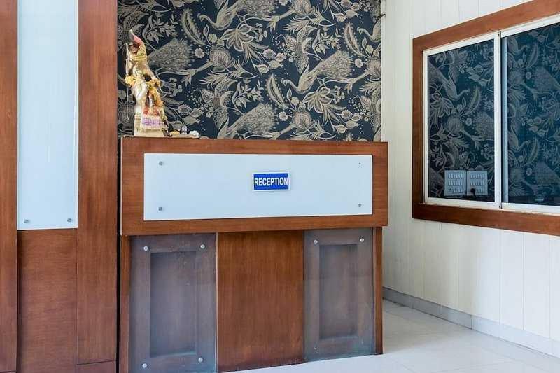 فندق Oyo 80756 Pardesi