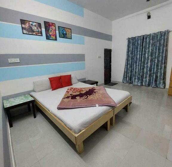 Отель Oyo 80804 New Rock And Wood