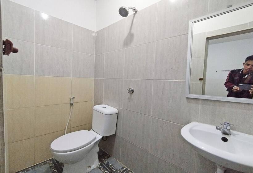 هتل Oyo 92157 Benteng Kost Syariah