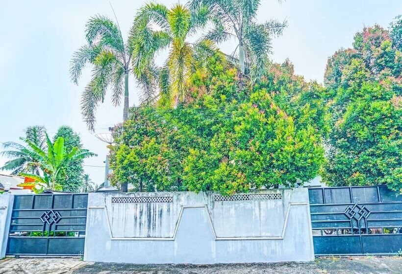 فندق Oyo 92189 Wisma Inayah Syariah