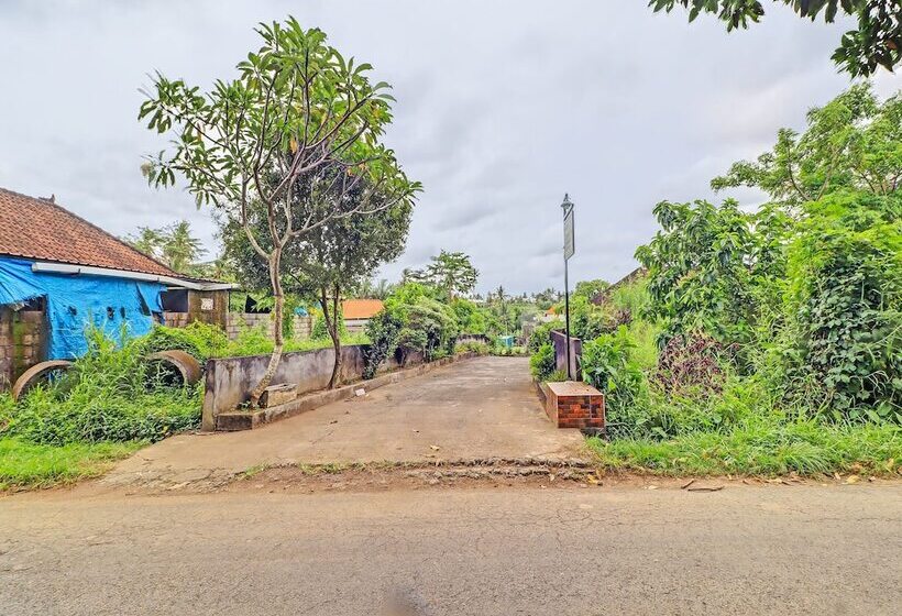 בית מלון כפרי Oyo 92203 Tata Guest House