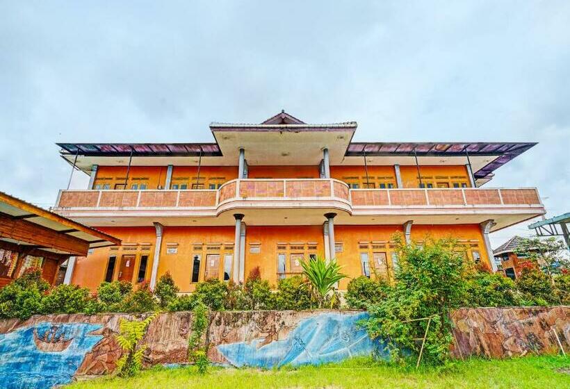 ホテル Oyo 92217 Artana 2 Chipsari