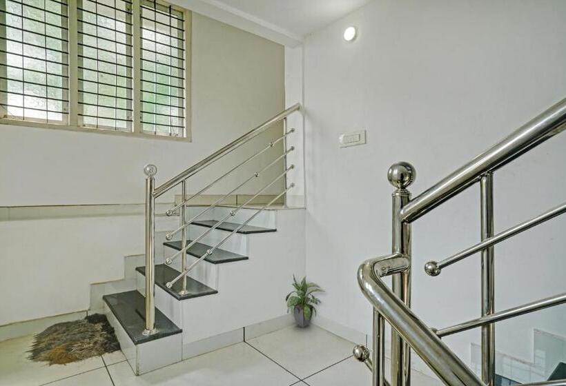 호텔 Oyo Flagship 80820 Hornbill Residency