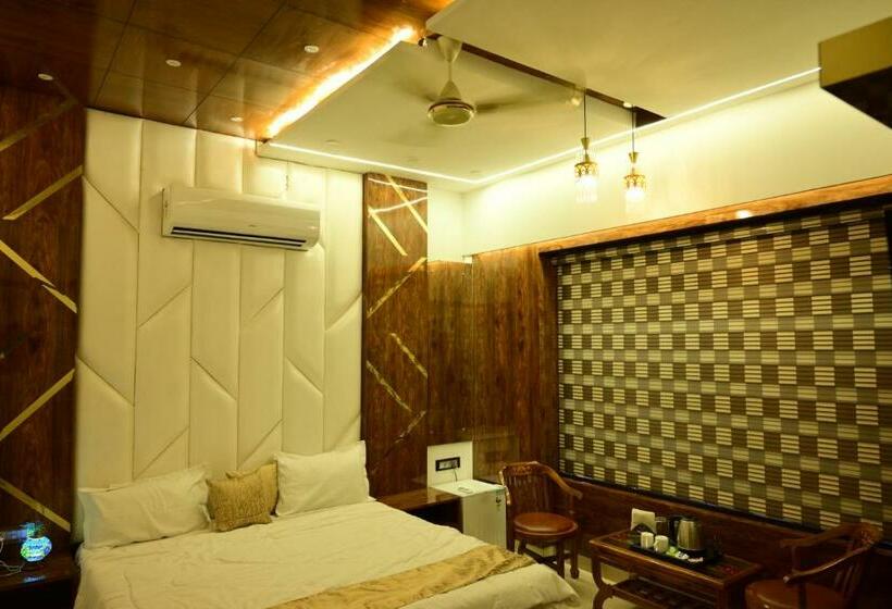 호텔 Royale Suites