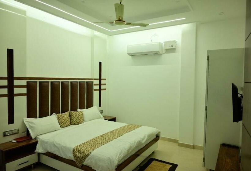 호텔 Royale Suites