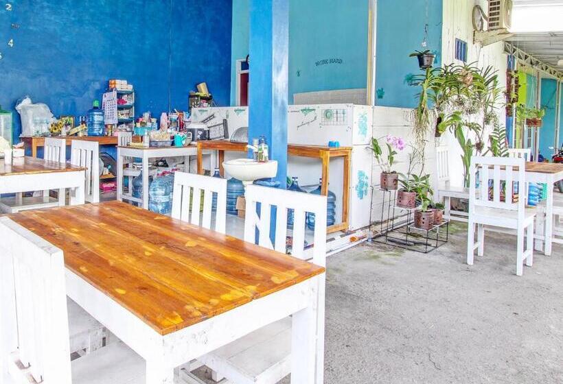 酒店 Spot On 92179 Latinos House