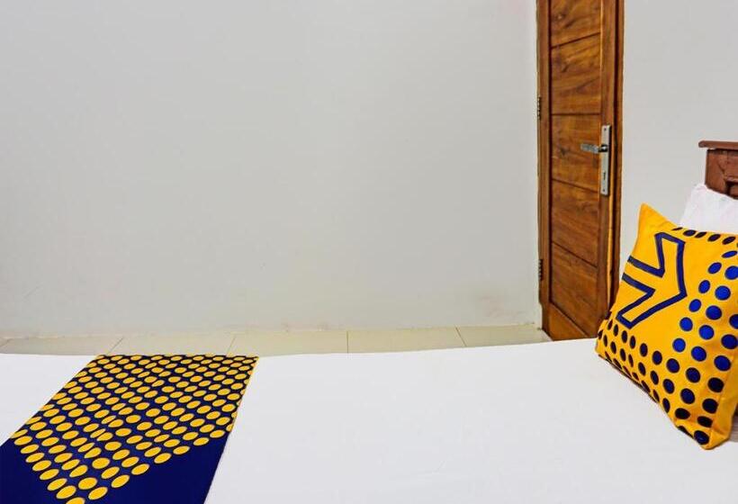 ホテル Spot On 92183 Komang Resort Klayar