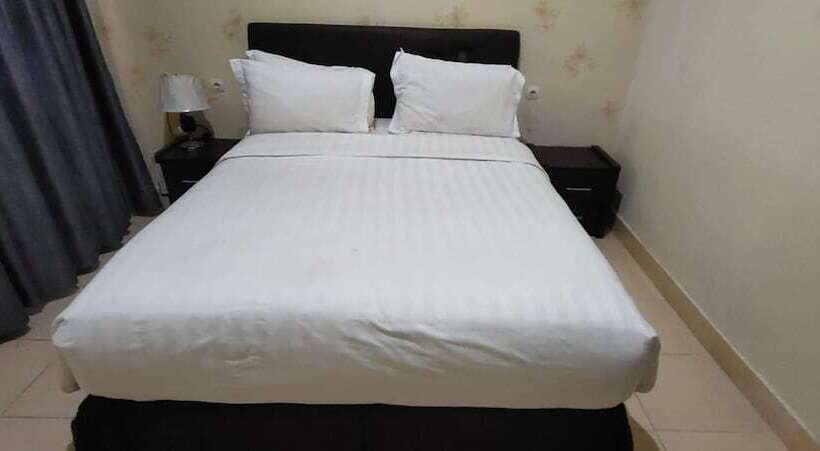 هتل Spot On 92196 Kost Axcel